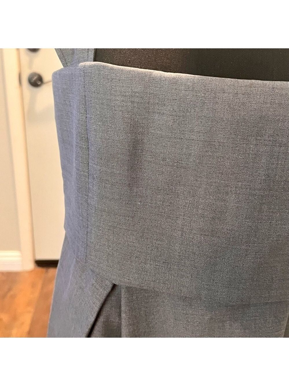 Max MARA gray bubble hem dress. Made in Italy. Size 10 - Picture 4 of 13